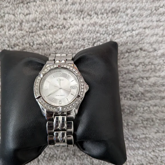 Great condition Guess Watch/Stainless Steel, Silver In Color-Comes W/Extra Links - Picture 7 of 8